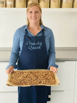 Versandkostenfreies Sparpaket: Crunchy Queen Knuspermüsli Probierpaket GROß (8 Crunchy Müslis + 3 Snacks je 80 g)