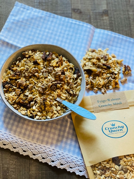 Crunchy Granola trial package with 8 delicious baked mueslis